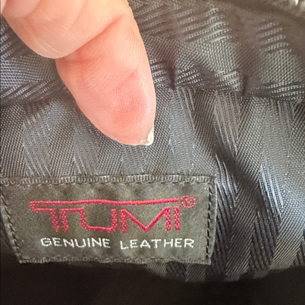 Tumi Black Leather Men's Bag - Picture 10 of 13